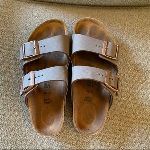 Kids Birkenstock sandals, size 33, color mocha